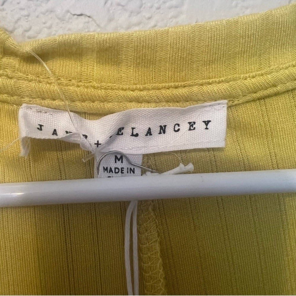 MEDIUM LANE+DELANCEY Jane and Delancey
NWT Yellow V-neck Long Sleeves - Picture 6 of 10